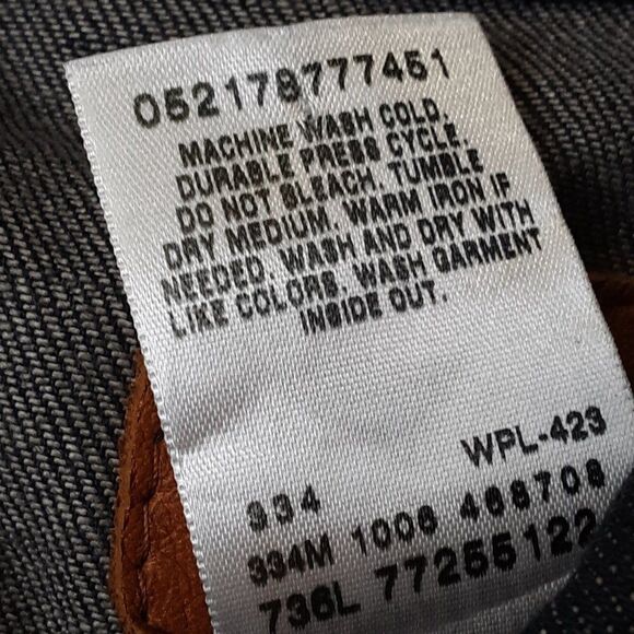 Levi's Trucking Denim Women's size M Dark Blue Washed Jean Jacket - Picture 6 of 12